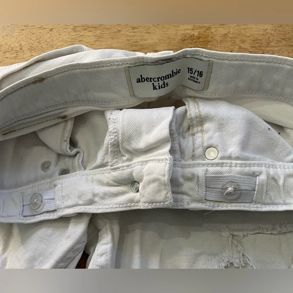 Abercrombie Kids Sz 15/16 White Denim Distressed Jean Shorts‎